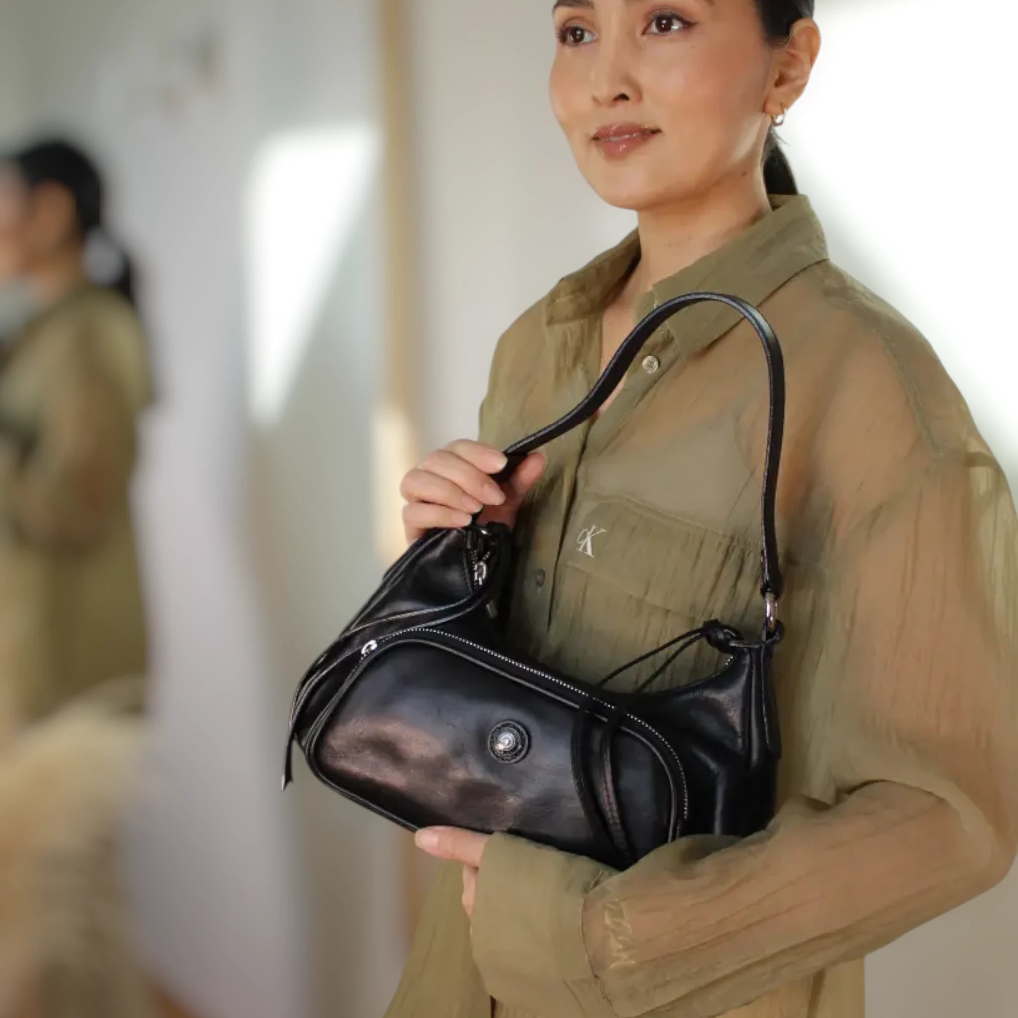 Frontpocket Hobo Bag schwarz