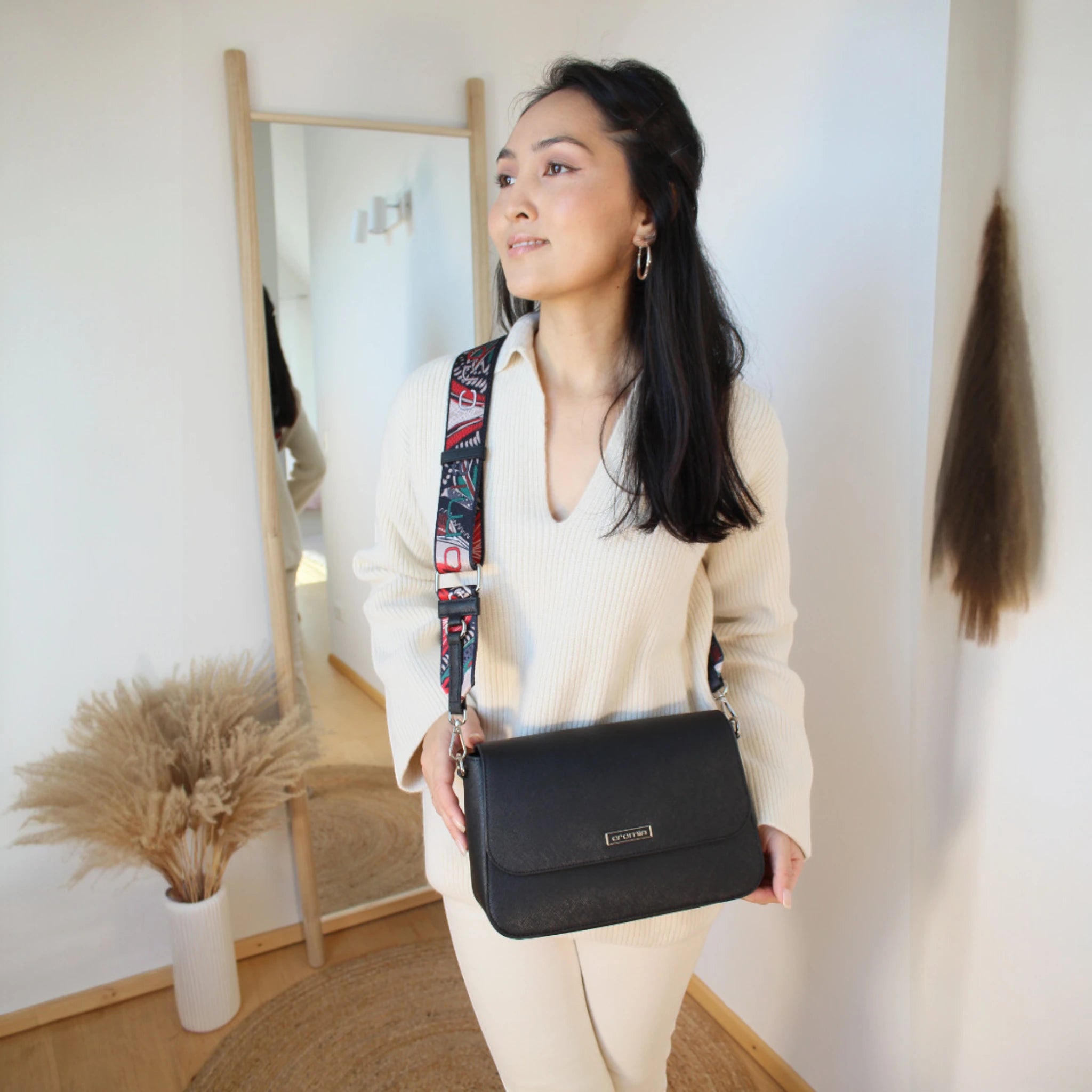 Perla 2009 Buckle-Bag schwarz